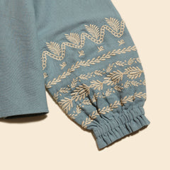 Bestickte Bluse Meera in Hellblau